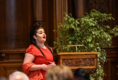 Die junge Sopranistin Scarlett Rani Adler, Bundespreisträgerin von "Jugend Musiziert"  am 29. März 2019 in Heidelberg © Dokumentationszentrum/Susanne Lencinas
