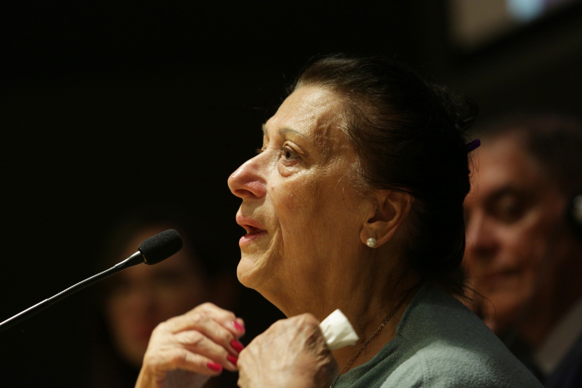 Die Holocaustüberlebende Rita Prigmore begrüßt die Teilnehmer der internationalen Fachkonferenz  "Is Auschwitz only sleeping?" an der Jagiellonian Universität in Krakau  am 1. August 2019  © Dokumentations- und Kulturzentrum Deutscher Sinti und Roma / Jarek Praszkiewicz