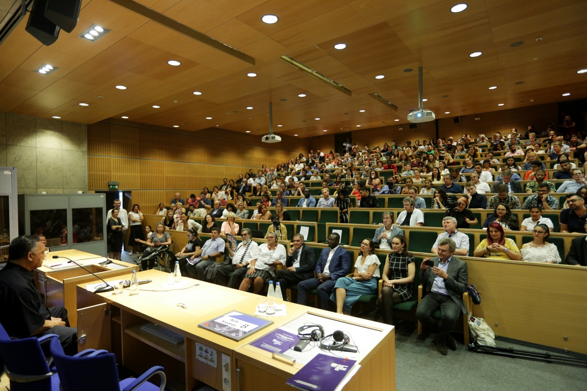 Teilnehmer der  internationalen Fachkonferenz  "Is Auschwitz only sleeping?" an der Jagiellonian Universität in Krakau  am 1. August 2019  © Dokumentations- und Kulturzentrum Deutscher Sinti und Roma / Jarek Praszkiewicz