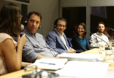 Von links: Andre Raatzsch, Leiter des Referats Dokumentation des Dokumentations- und Kulturzentrums Deutscher Sinti und Roma,  Riccardo M Sahiti, musikalischer Leiter der Roma und Sinti Philharmoniker, Valérie Leray, Künstlerin und Photografin, Krzysztof Gil, artist and scholar.  Erster Tag der internationalen Fachkonferenz „Is Auschwitz only sleeping?“ im Auditorium Maximum der Jagiellonian Universität Krakau, 31. Juli 2019 © Dokumentations- und Kulturzentrum Deutscher Sinti und Roma / Jarek Praszkiewicz