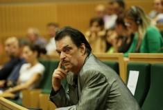 Roger Moreno-Rathgeb, Komponist des „Requiem für Auschwitz“. Erster Tag der internationalen Fachkonferenz „Is Auschwitz only sleeping?“ im Auditorium Maximum der Jagiellonian Universität Krakau, 31. Juli 2019 © Dokumentations- und Kulturzentrum Deutscher Sinti und Roma / Jarek Praszkiewicz