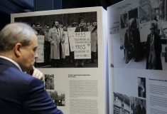 Ausstellung „45 Jahre Bürgerrechtsarbeit der Sinti und Roma“. Erster Tag der internationalen Fachkonferenz „Is Auschwitz only sleeping?“ im Auditorium Maximum der Jagiellonian Universität Krakau, 31. Juli 2019 © Dokumentations- und Kulturzentrum Deutscher Sinti und Roma / Jarek Praszkiewicz
