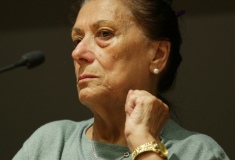 Die Holocaustüberlebende Rita Prigmore. Zweiter Tag der internationalen Fachkonferenz „Is Auschwitz only sleeping?“ im Auditorium Maximum der Jagiellonian Universität Krakau, 1. August 2019 © Dokumentations- und Kulturzentrum Deutscher Sinti und Roma / Jarek Praszkiewicz
