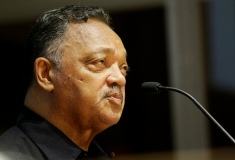 Ansprache des Bürgerrechtlers Rev. Jesse Jackson. Zweiter Tag der internationalen Fachkonferenz „Is Auschwitz only sleeping?“ im Auditorium Maximum der Jagiellonian Universität Krakau, 1. August 2019 © Dokumentations- und Kulturzentrum Deutscher Sinti und Roma / Jarek Praszkiewicz