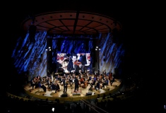 Die Roma und Sinti Philharmoniker unter der musikalischen Leitung von Riccardo M Sahiti in Krakau am 1. August 2019 © Dokumentations- und Kulturzentrum Deutscher Sinti und Roma / Jarek Praszkiewicz