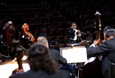 Die Roma und Sinti Philharmoniker unter der musikalischen Leitung von Riccardo M Sahiti in Krakau am 1. August 2019 © Dokumentations- und Kulturzentrum Deutscher Sinti und Roma / Jarek Praszkiewicz