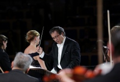 Die Roma und Sinti Philharmoniker unter der musikalischen Leitung von Riccardo M Sahiti in Krakau am 1. August 2019 © Dokumentations- und Kulturzentrum Deutscher Sinti und Roma / Jarek Praszkiewicz