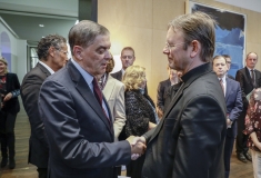Rechts im Bild: Der Leiter des Kommissariats der deutschen Bischöfe Prälat Dr. Karl Jüsten © Zensen / Zentralrat Deutscher Sinti und Roma