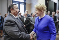 Bundesministerin Dr. Giffey mit Erich Schneeberger, Vorsitzender des Verbands Deutscher Sinti und Roma Landesverband Bayern e.V.  © Zensen / Zentralrat Deutscher Sinti und Roma